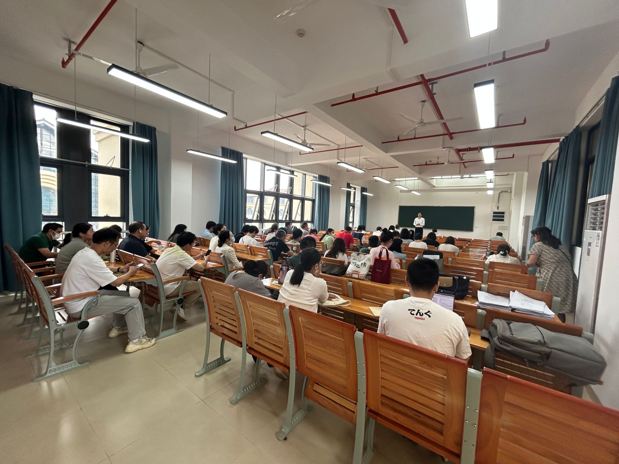 陈海光教授为全院教师开展工厂设计专题培训，助推教学服务能力提升